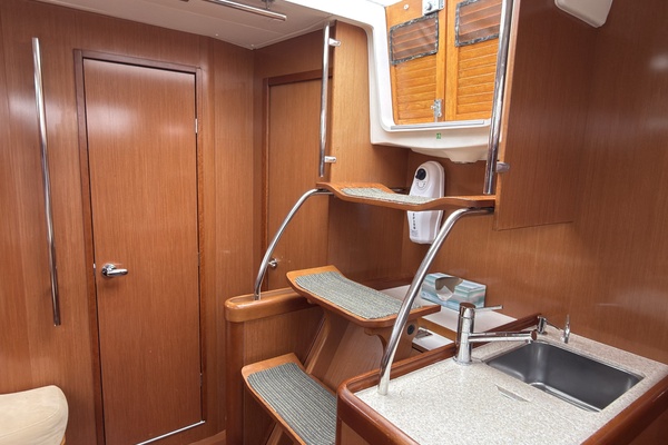 46ft Beneteau Yacht For Sale