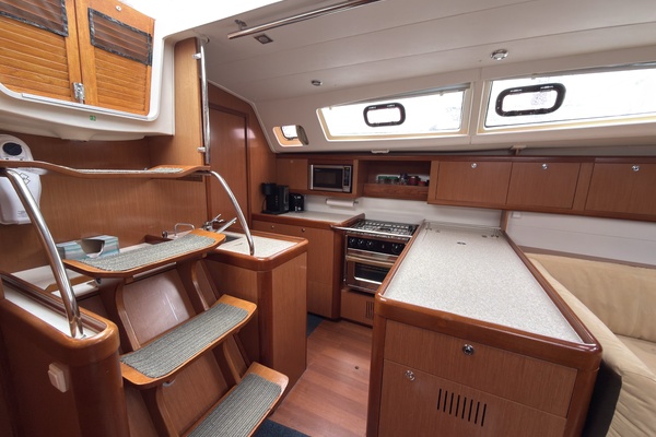 46ft Beneteau Yacht For Sale