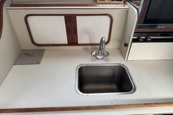 LEXI BRI 30ft Black Watch Yacht For Sale