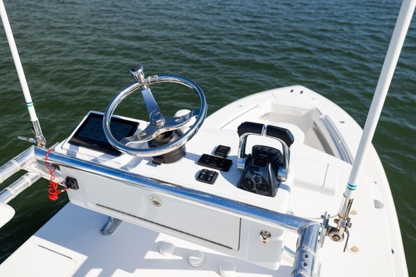 2015 Invincible 39