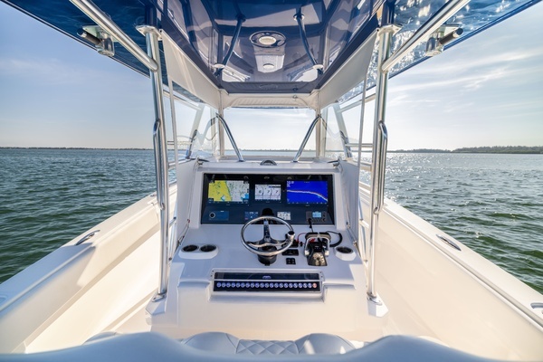 2015 Invincible 39