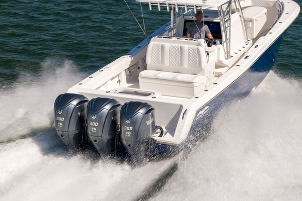 2015 Invincible 39