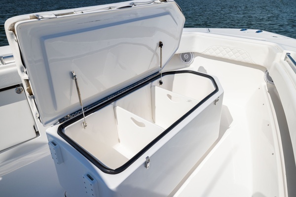 2015 Invincible 39