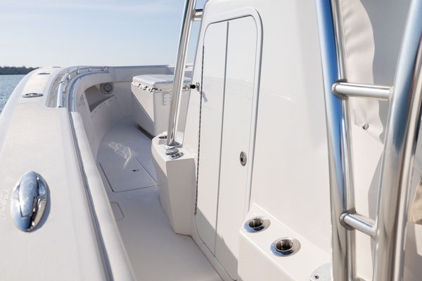 2015 Invincible 39