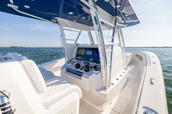 2015 Invincible 39