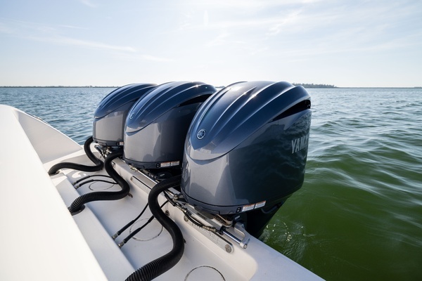 2015 Invincible 39