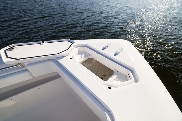 2015 Invincible 39