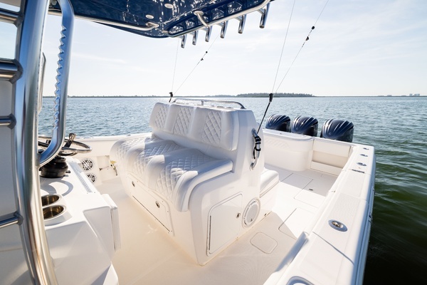 2015 Invincible 39