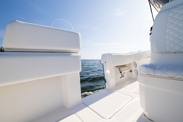 2015 Invincible 39