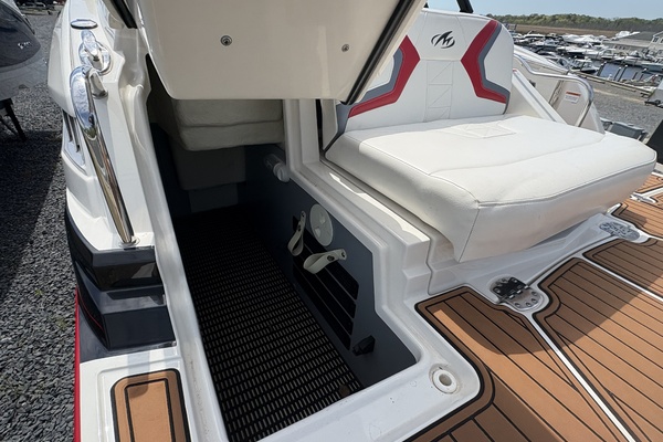 25ft Monterey Yacht For Sale