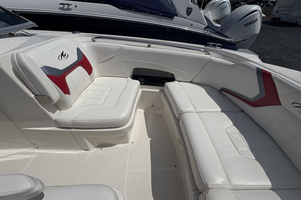 25ft Monterey Yacht For Sale