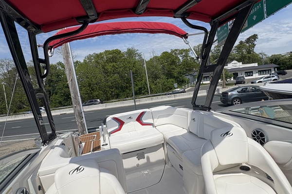 25ft Monterey Yacht For Sale