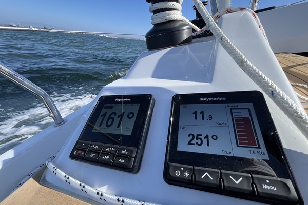 EFFORTLESS III 36ft Hanse Yacht For Sale