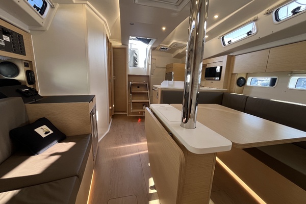 EFFORTLESS III 36ft Hanse Yacht For Sale