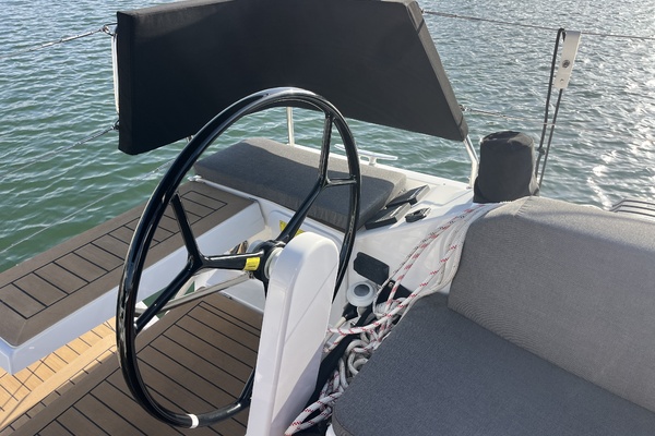 EFFORTLESS III 36ft Hanse Yacht For Sale