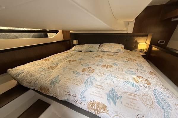 37ft Four Winns Yacht For Sale