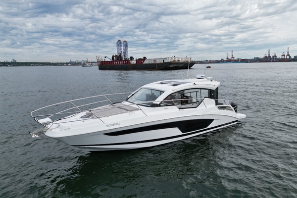 37ft Four Winns Yacht For Sale
