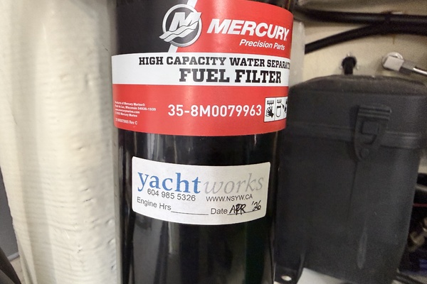 37ft Four Winns Yacht For Sale