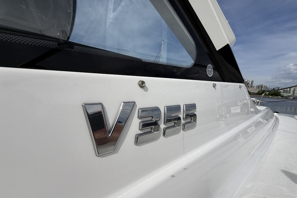 37ft Four Winns Yacht For Sale