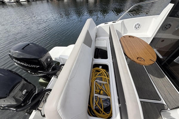 37ft Four Winns Yacht For Sale