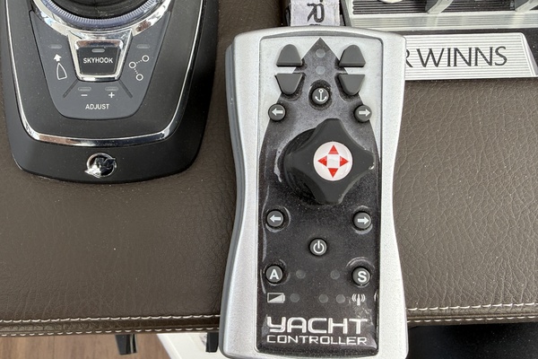37ft Four Winns Yacht For Sale