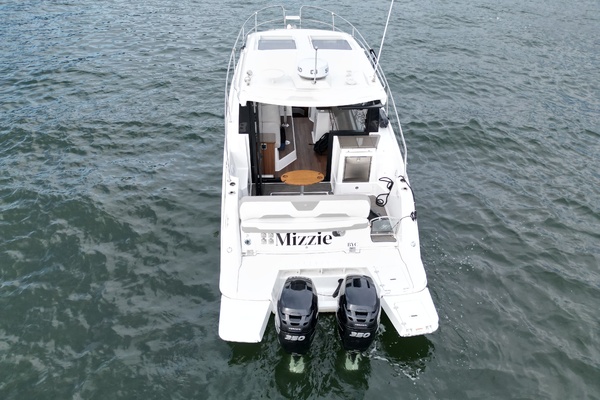 37ft Four Winns Yacht For Sale