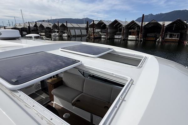 37ft Four Winns Yacht For Sale