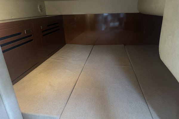 HAS GENERATOR 26ft Sea Ray Yacht For Sale