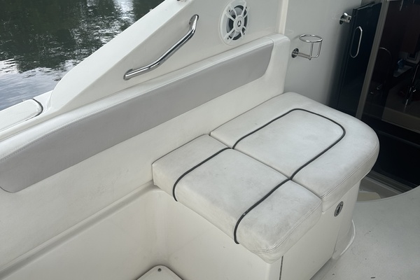 HAS GENERATOR 26ft Sea Ray Yacht For Sale