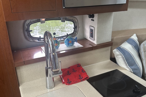 HAS GENERATOR 26ft Sea Ray Yacht For Sale