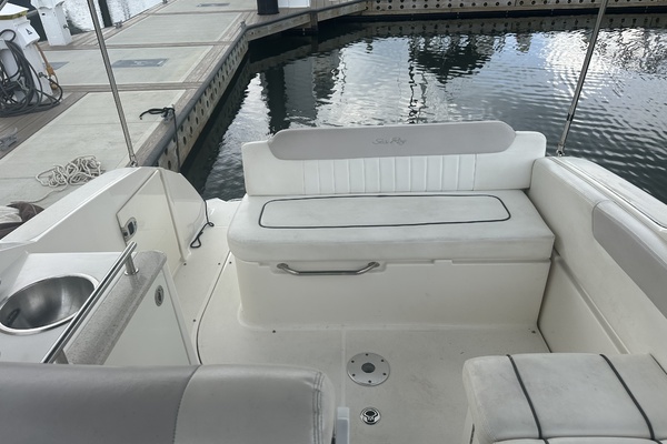 HAS GENERATOR 26ft Sea Ray Yacht For Sale