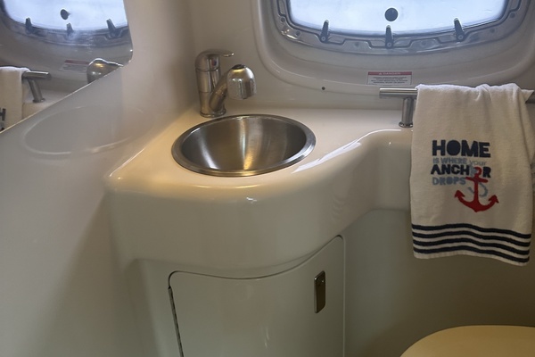 HAS GENERATOR 26ft Sea Ray Yacht For Sale