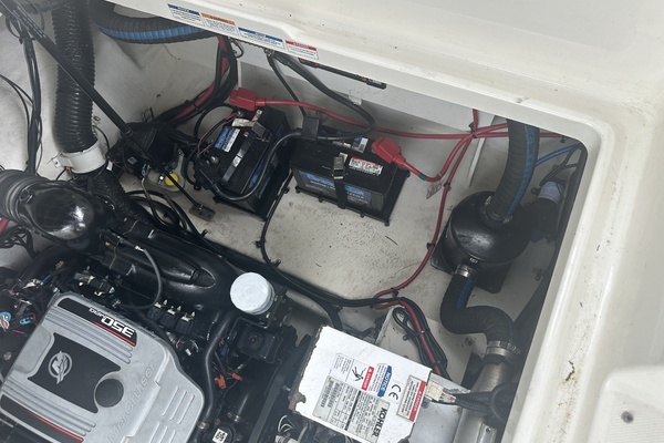 HAS GENERATOR 26ft Sea Ray Yacht For Sale