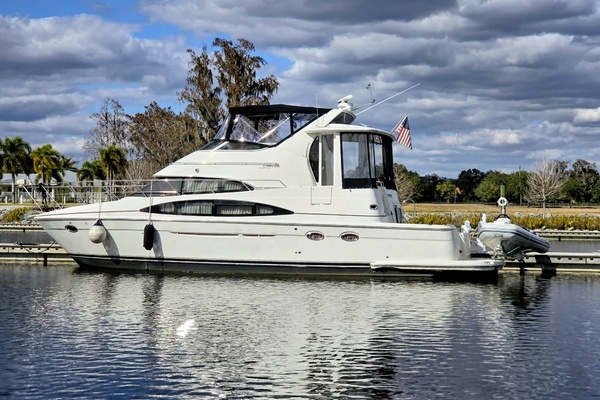 2005 Carver 44