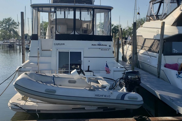 44ft Carver Yacht For Sale