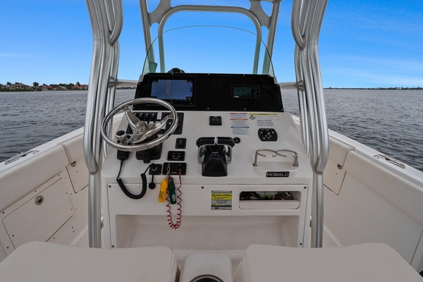 26ft Robalo Yacht For Sale