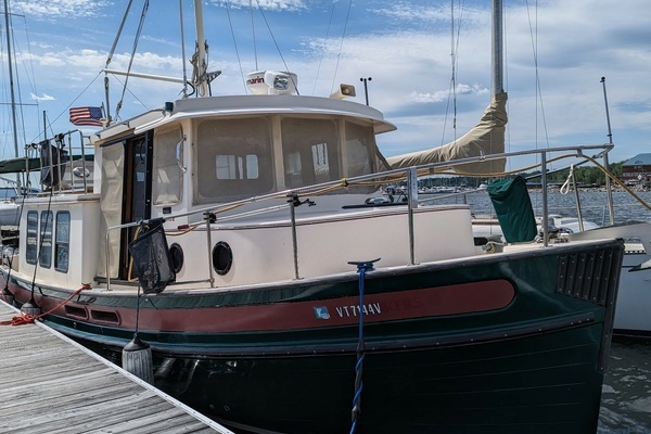 32-ft-Nordic Tugs-1999-- Charlotte Vermont United States  yacht for sale