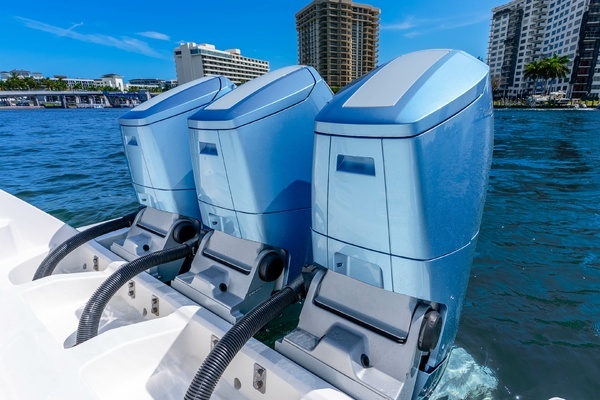 2015 Intrepid 47