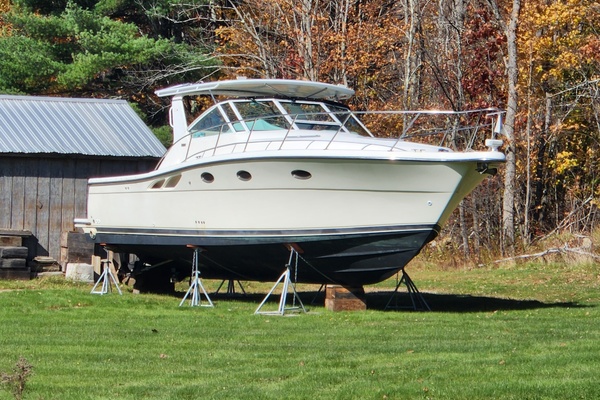 CRAZY LOVE 35ft Tiara Yachts Yacht For Sale