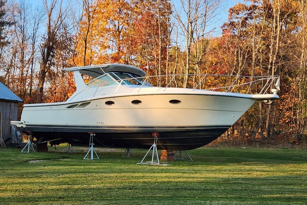 CRAZY LOVE 35ft Tiara Yachts Yacht For Sale
