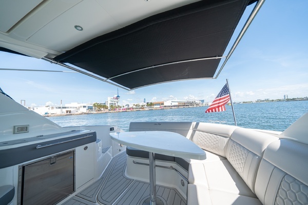 2021 Sea Ray 32