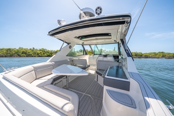 2021 Sea Ray 32