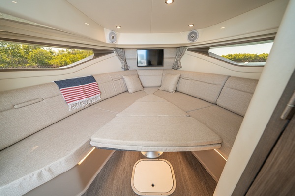 32ft Sea Ray Yacht For Sale