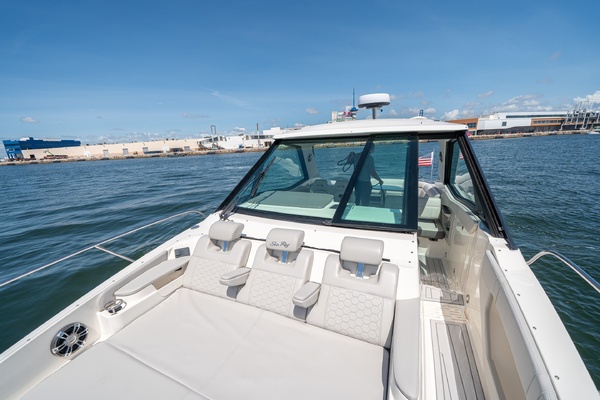 32ft Sea Ray Yacht For Sale