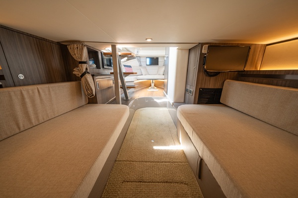 32ft Sea Ray Yacht For Sale