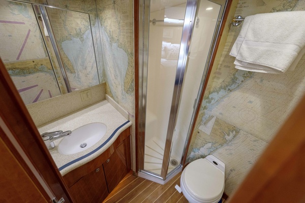Reel Hook Up 60ft Hatteras Yacht For Sale