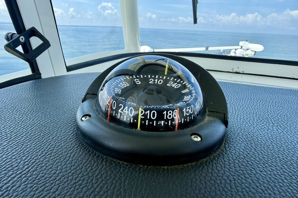 29ft World Cat Yacht For Sale