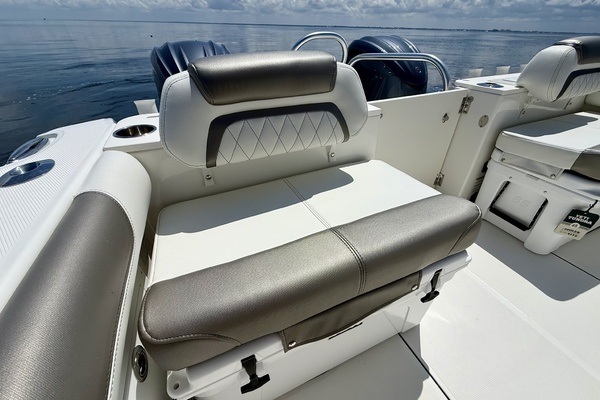 29ft World Cat Yacht For Sale
