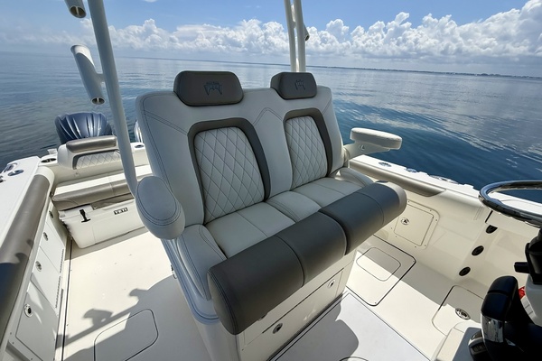 29ft World Cat Yacht For Sale