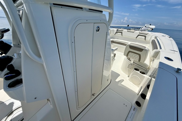 29ft World Cat Yacht For Sale